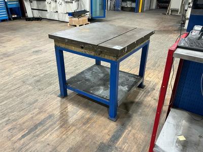 Overview picture of steel work table